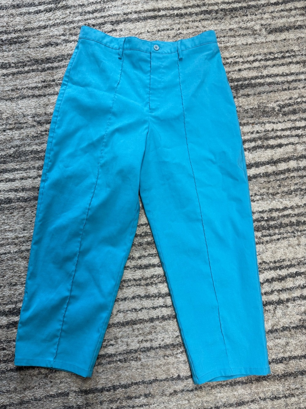 Women’s blue capris
